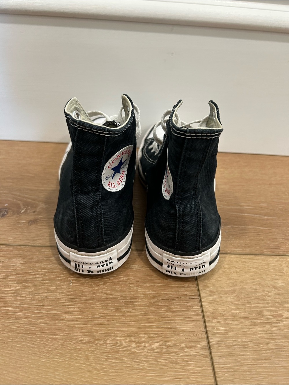 Chuck Taylor Converse - Black - Women’s 7 - Picture 7 of 8